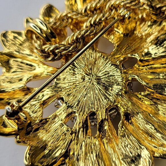 Vintage Gold Plated Sunflower Brooch - Picture 3 of 11